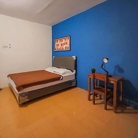 Syafa Homestay Syariah Mitra Reddoorz Tuban  Экстерьер фото