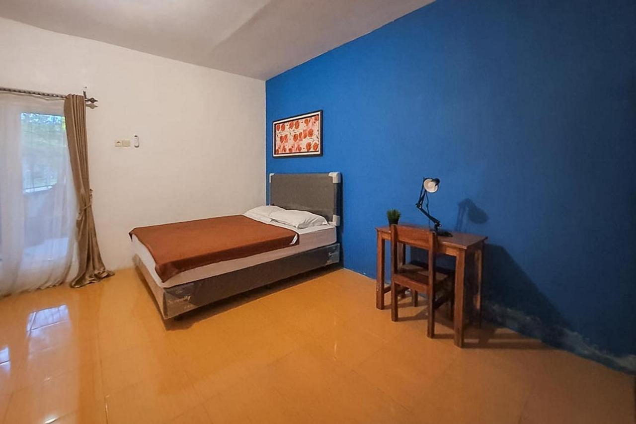 Syafa Homestay Syariah Mitra Reddoorz Tuban  Экстерьер фото
