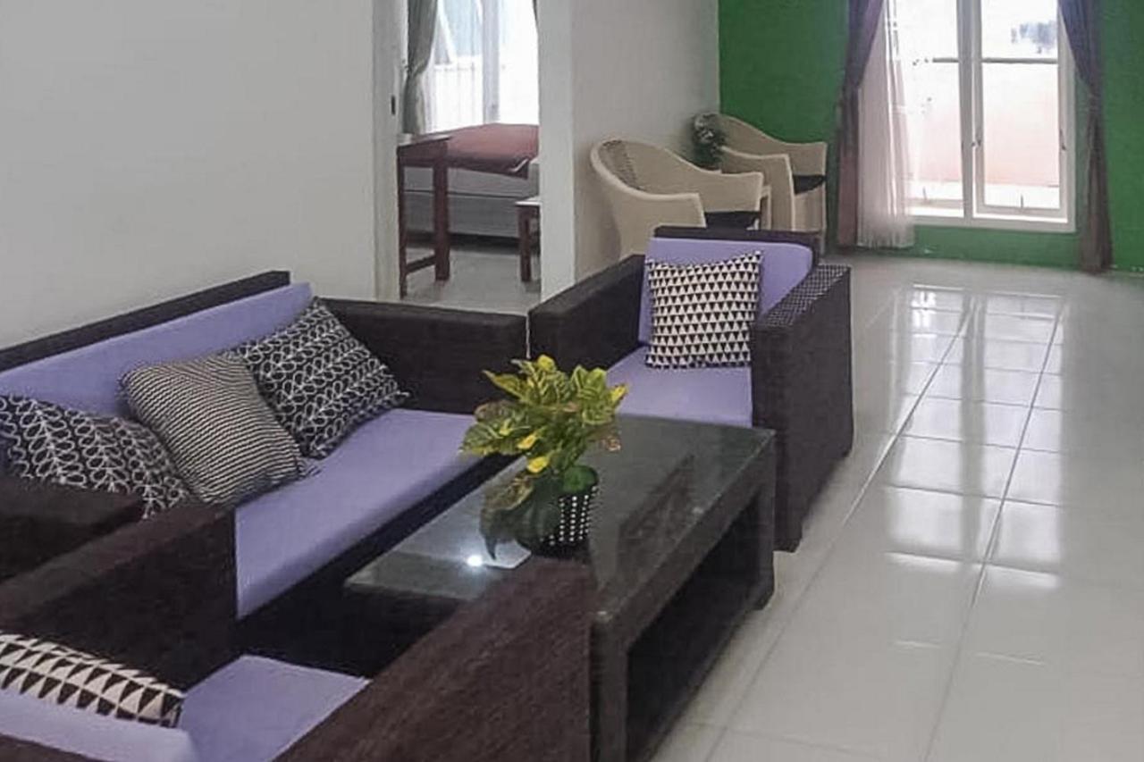 Syafa Homestay Syariah Mitra Reddoorz Tuban  Экстерьер фото