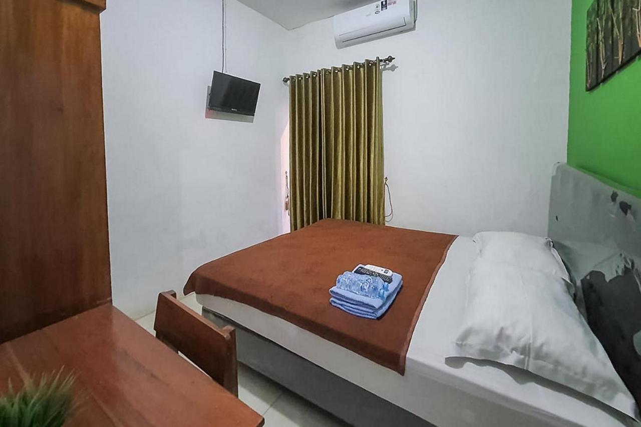 Syafa Homestay Syariah Mitra Reddoorz Tuban  Экстерьер фото