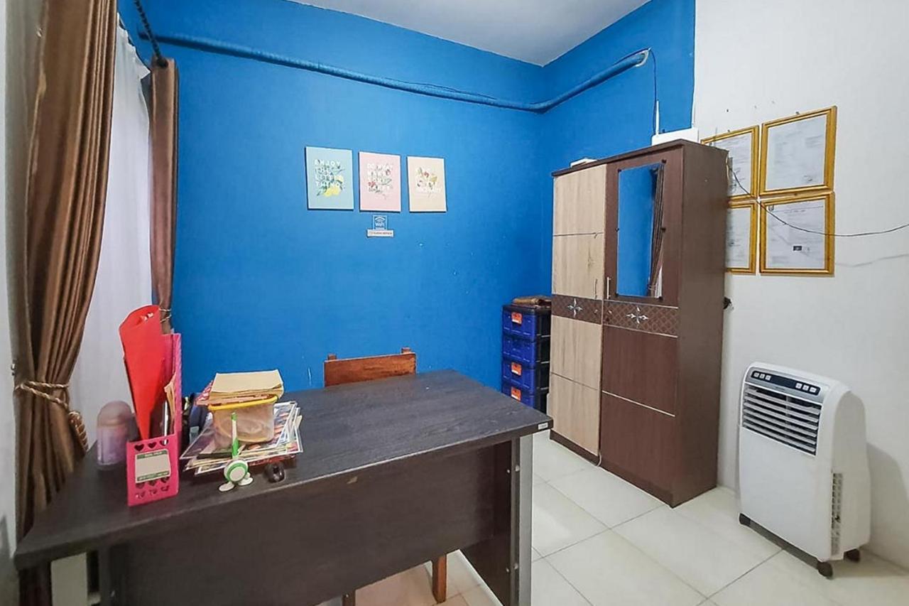 Syafa Homestay Syariah Mitra Reddoorz Tuban  Экстерьер фото